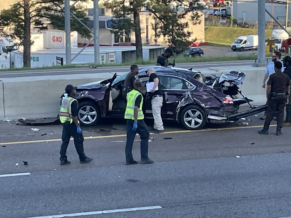 Pearl Police chase results in wreck on South Jackson street